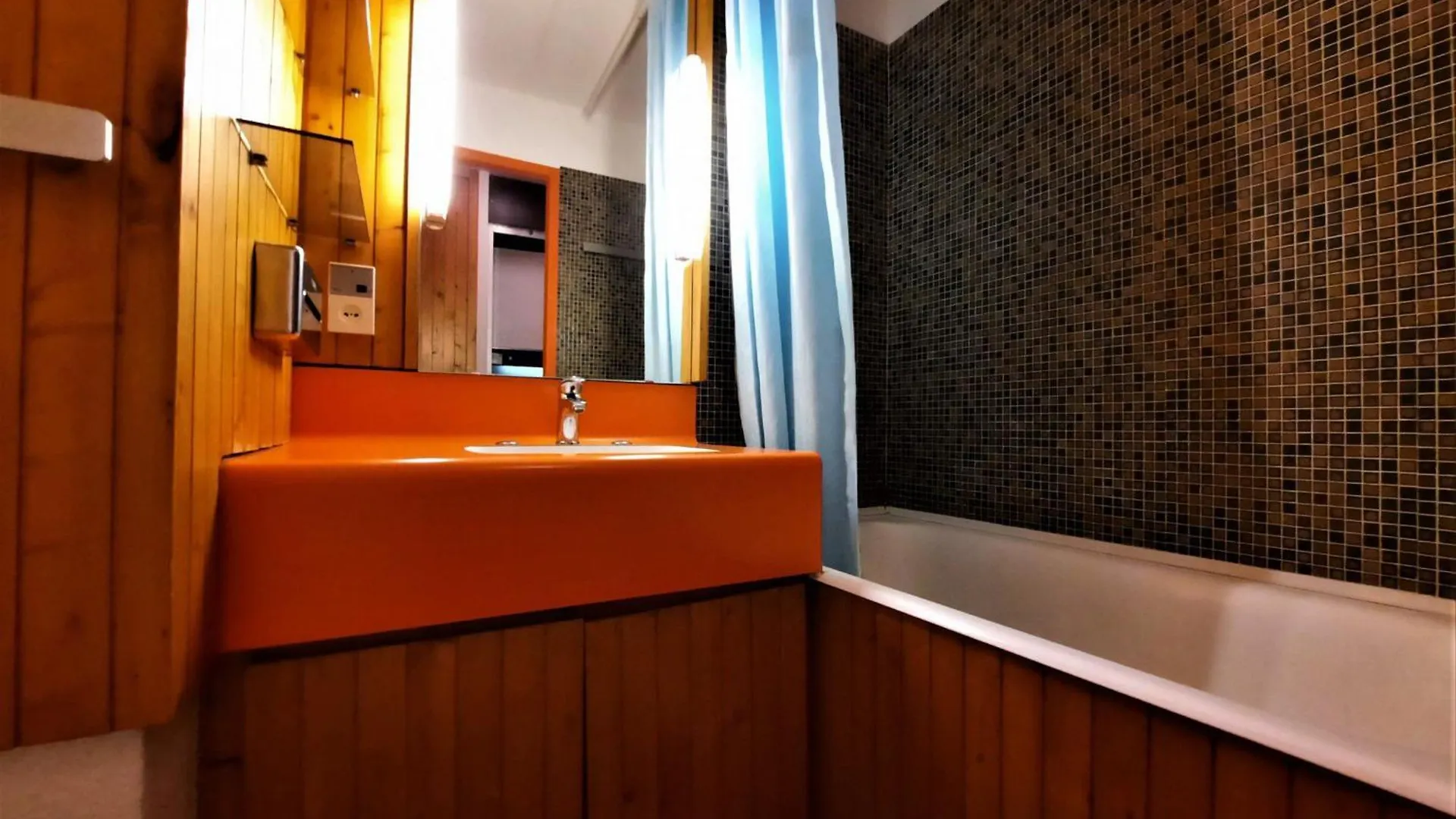 Studio 2 Pers - Ski Aux Pieds, Balcon, Centre Menuires - Fr-1-452-216 Saint-Martin-de-Belleville 0*,  Francie